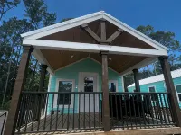 Charming 2-bedroom PET FRIENDLY cabin in Steinhatchee Hotels in Steinhatchee