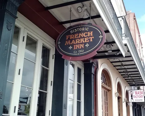 French Market Inn Отели рядом с достопримечательностью «Парк Джэксон-сквер»