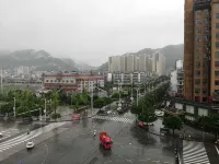 โรงแรมเอ็กซ์เพรสหงฟู่ หรงเจียง (สนามกีฬาฟุตบอลชุนเฉา) - ห้องครัว