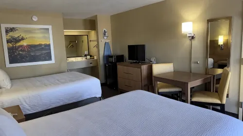 Days Inn by Wyndham Lexington/Columbia - parking