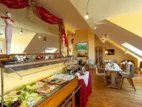 Hotel Lessing Hotels near City gate