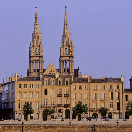 Hotel Indigo BORDEAUX CENTRE CHARTRONS by IHG Отели рядом с достопримечательностью «Музей «Город вина»»