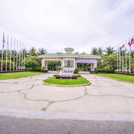 Olalani Resort & Condotel