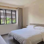 Sanjiang Yueye Banshan Inn