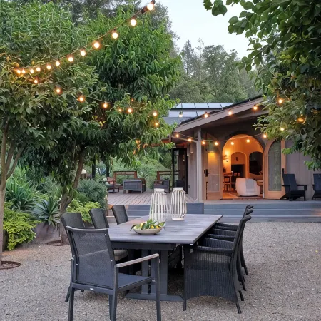 Luxury Healdsburg Retreat. Pool, Sauna, Hot Tub, Near Plaza, Tesla Charger