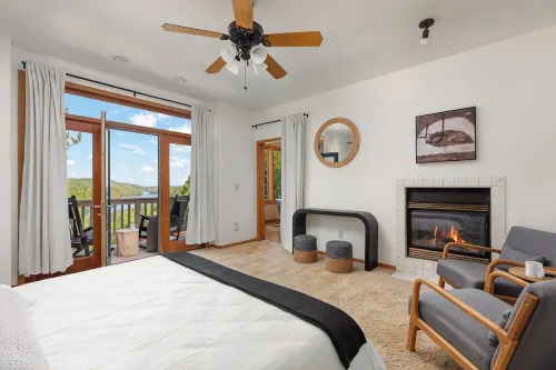 Sleeps 20-Lake Views-Ski-Golf-Game Room-Arcades-Sauna-Jacuzzi-Playground-Firepit
