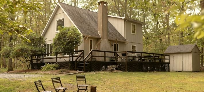 The Gray Chalet - Dog Friendly • Near Lake Wallenpaupack Hotels in Wayne County