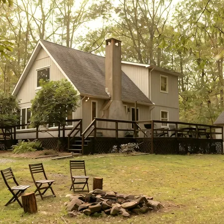 The Gray Chalet - Dog Friendly • Near Lake Wallenpaupack