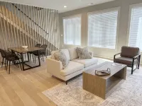 2BR 2.5 Downtown Oasis Full Kitchen, Pet Friendly, Close to Silos Food Hall - Wifi