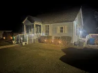 Charming 2-bedroom house in Monroeville with Wi-Fi and AC. - Wifi
