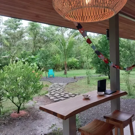 Complete house in the privacy of a spacious tropical setting