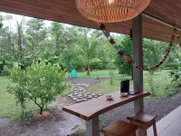 Complete house in the privacy of a spacious tropical setting - 3-Star