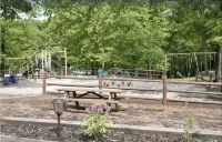 Luxury Lakefront, Family Retreat, Hot Tub, Kayaks, Canoe, Game Room, Sleeps 10 - Homestays