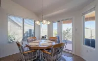Newer home with 2 car garage less than 30 minutes from Tucson airport - Wifi