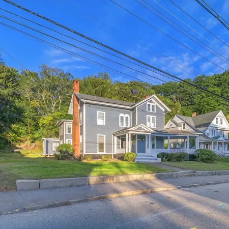 Your Charming 4BR Retreat Home Minutes from Casino Excitement!