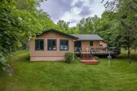 Perfect Summer rental in prime location on Washburn Lake
