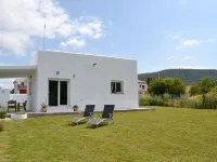 Villa in Los Caños de Meca of 1000m2 plot next to the field and the beach. 바르바테 호텔