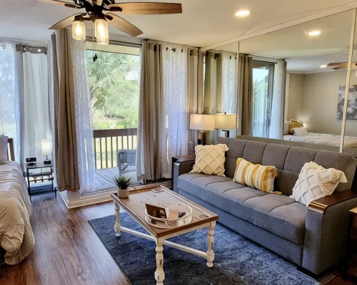 Studio in quite lake setting. Perfect for Golf, visit New Orleans or just relax. 다이아몬드헤드 호텔