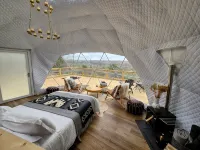 RIVER VIEW Cliff Dome Glamping @ White River, minutes to fishing, hikes!
