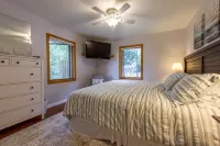 Serenity Bay-Spacious House-PRV Pool-6 Bdrms-5Baths-Hot Tub-AskAbout 2NightStays - balcony