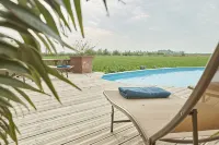 La Maison des Vendangeurs , Gîte with swimming pool and bicycles - Swimmingpools