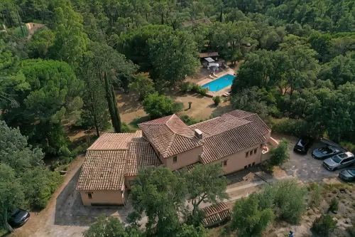 Charming provencal villa with beautiful garden and pool near Sainte-Maxime! - วิลล่า