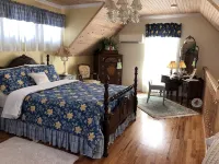 walkable to downtown, lake tomahawk, swimming pool, tennis courts, golf course - Wifi