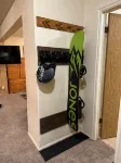 Deluxe, Spacious Studio Condo in the Heart of Prospector Square, w/ Full Kitchen - 2-نجوم