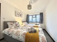 5 minute walk to beach, quite cul-de-sac location, parking for 3 cars - واي فاي