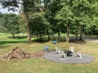 Cozy RV, New River and hiking trails nearby. Peaceful and quiet deer visits freq - 2-Star