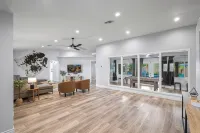 Luxury Mesa Oasis with Free Heated Pool - 4성급