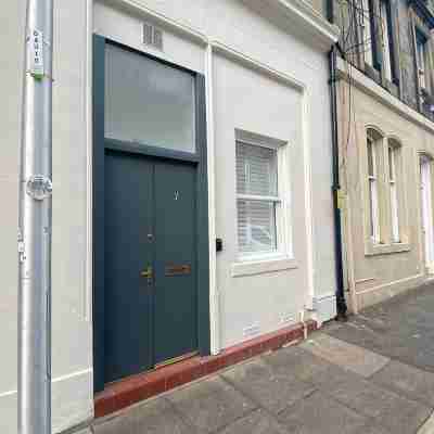 Dalmeny Street Apartment Bright Modern 1 Bed Flat - 10 Mins from City Centre Others