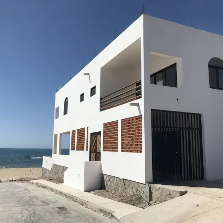 Brandnew beachfront apartment! Great view, private balcony, large shared terrace