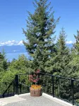 The Ridge Suite-Vancouver Island