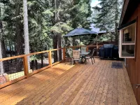 Tahoe Donner Mountain Retreat: Fire Pit, Beach Club, and Trails - ビーチサイド