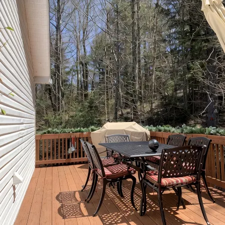 Hottub, Sauna, Deck, Backyard, Hi-Speed Internet