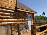 8 miles to Mount Rushmore - Sleeps 2 to 6