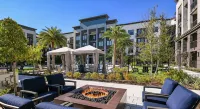 Luxury Apartment King Bed Stunning View Pool Gym Near Mayo Clinic UNF & Beaches - Condos