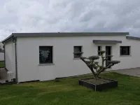 Maison Neuve, 400m de la Plage, 500m du Bourg, Location à la Semaine, サンテックのホテル