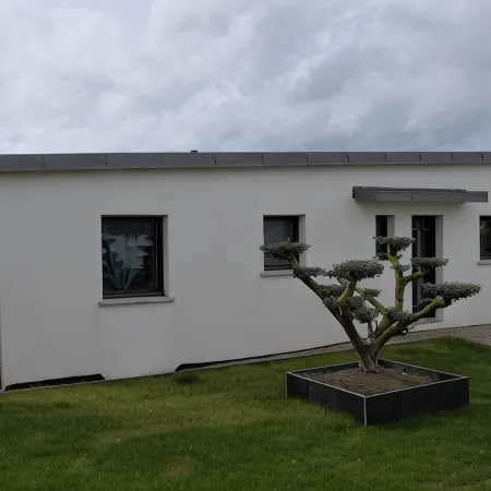 Maison Neuve, 400m de la Plage, 500m du Bourg, Location à la Semaine,