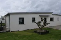 Maison Neuve, 400m de la Plage, 500m du Bourg, Location à la Semaine,