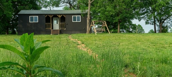 Meadow View Tiny Home Style Cabin near the Buffalo River. Pet Friendly Hotels in Searcy County