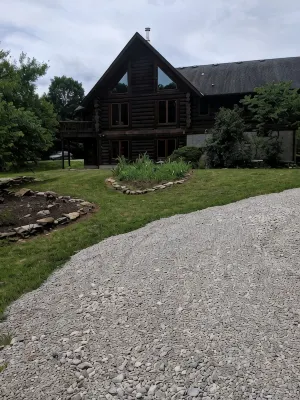 Beautiful Real Log Home on the Olentangy River - de charme
