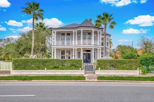 New Sandpiper House & Wedding Boutique Venue Heated Pool Spa