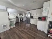 Charming 2-bedroom house with AC, WiFi in North Bend, pets ok, crabbing tools