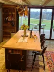 Historic Log Cabin fully restored; gourmet kitchen & much more! -  Privatzimmer