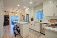Darby House, centrally located wine country escape