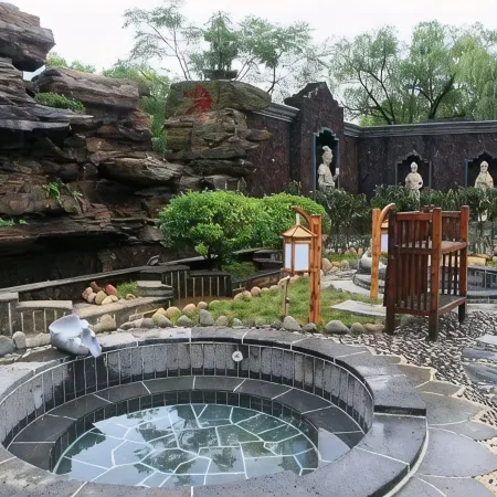 Lushan Hot Springs Hongtaoyuan Wellness Hotel