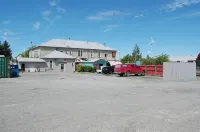 The Brown Pub - parking