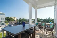 Just steps away - beach, pool, & attractions on the Emerald Isle! New Home. - 주방